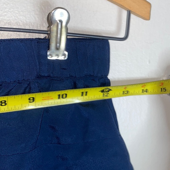 🐆Navy blue H&M flowy shorts! - Picture 4 of 6